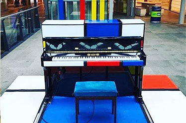 헤이그 역에 있는 피아노 장식